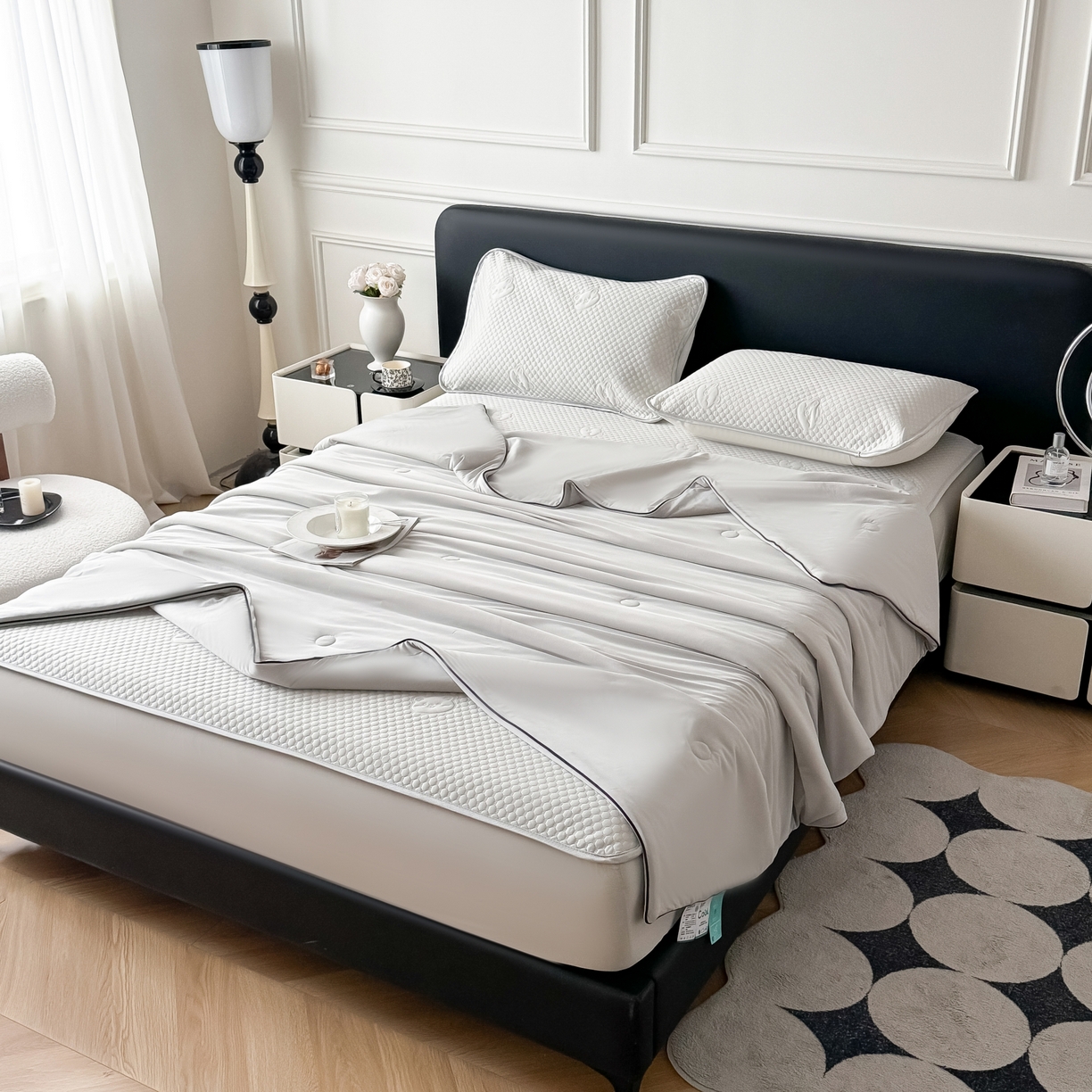 91家纺网 家纺一手货源 找家纺 卡罗兰 2026新款豆豆冰丝凉席夏被复合三明治蝴蝶结床裙三件四件套 夏被-浅灰色