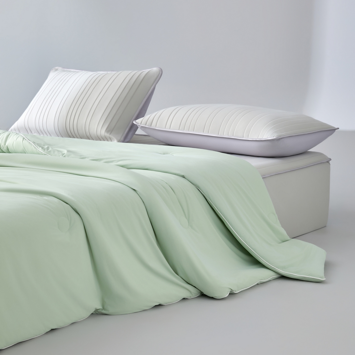 91家纺网 家纺一手货源 找家纺 吾秀家居 吾诺 2026 真凉感 真锦氨 锦氨凉感夏被四件套 锦纶凉感丝夏凉被 - 冰皮系列 冰皮清凉绿