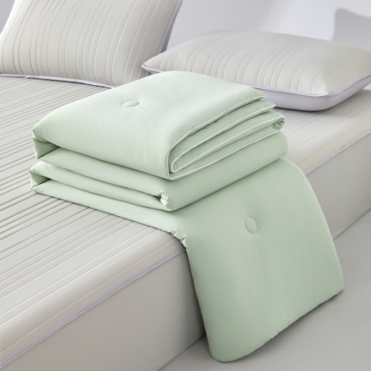 91家纺网 家纺一手货源 找家纺 吾秀家居 吾诺 2026 真凉感 真锦氨 锦氨凉感夏被四件套 锦纶凉感丝夏凉被 - 冰皮系列 冰皮清凉绿