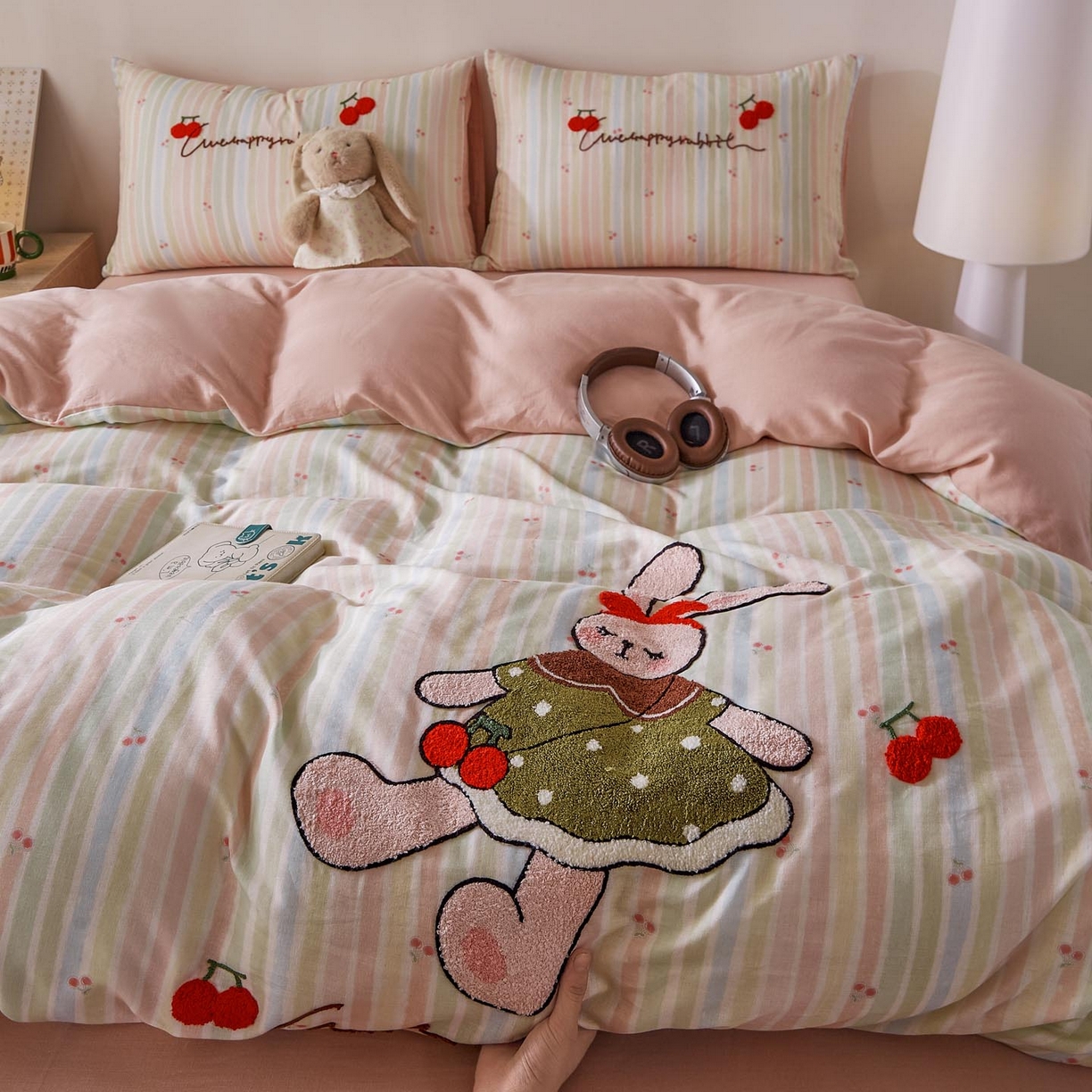 宜家坊 2026新款A类全棉双层纱毛巾绣四件套 彩虹樱桃