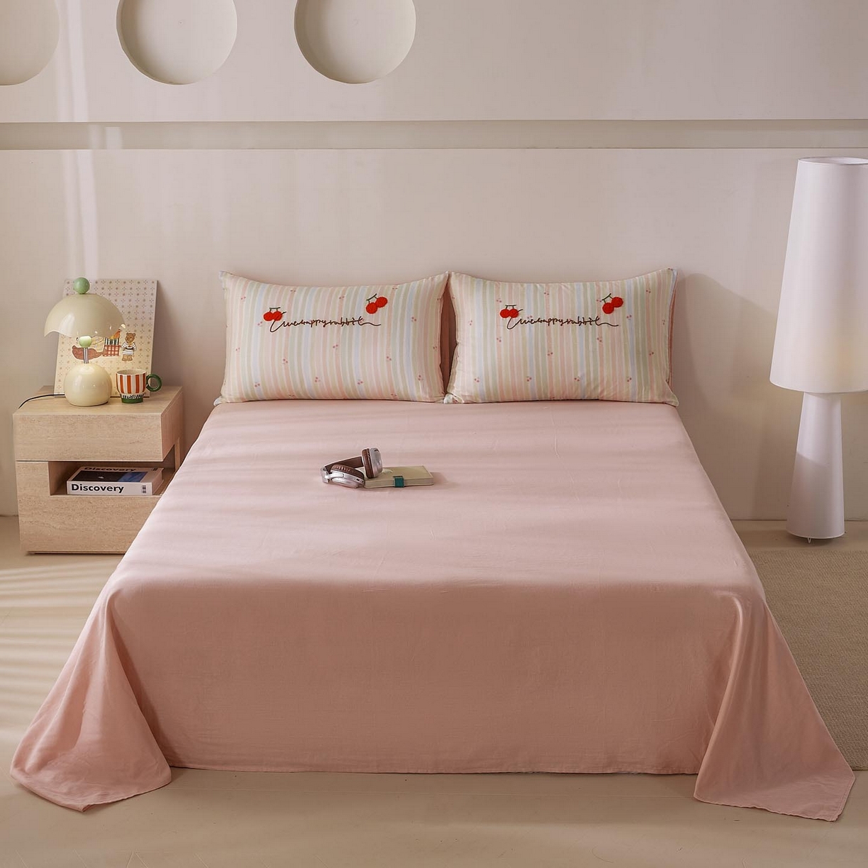 91家纺网 家纺一手货源 找家纺 宜家坊 2026新款A类全棉双层纱毛巾绣四件套 彩虹樱桃