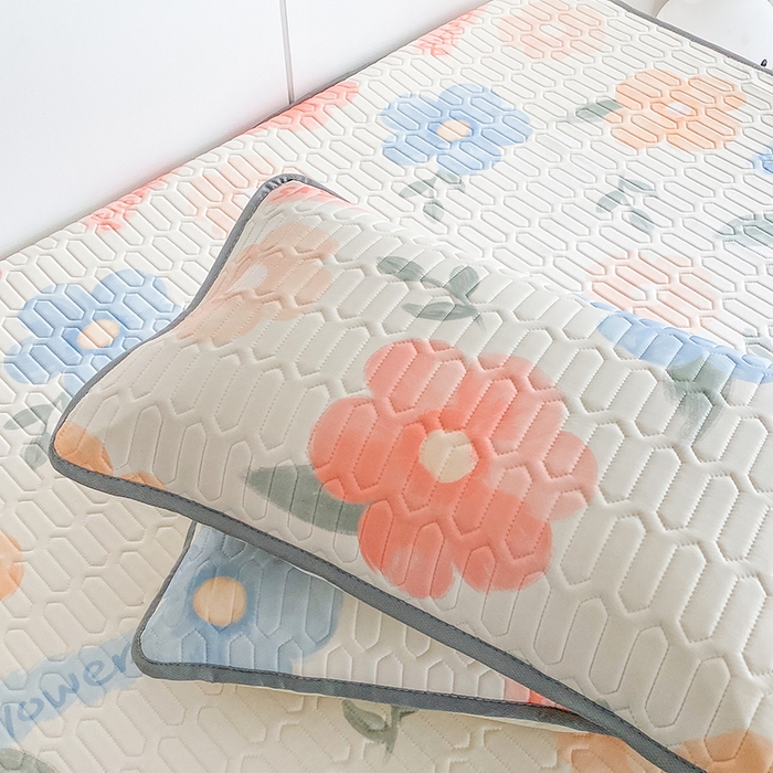 91家纺网 家纺一手货源 找家纺 （总）七里香 2026春夏新款凉感丝数码印花乳胶凉席