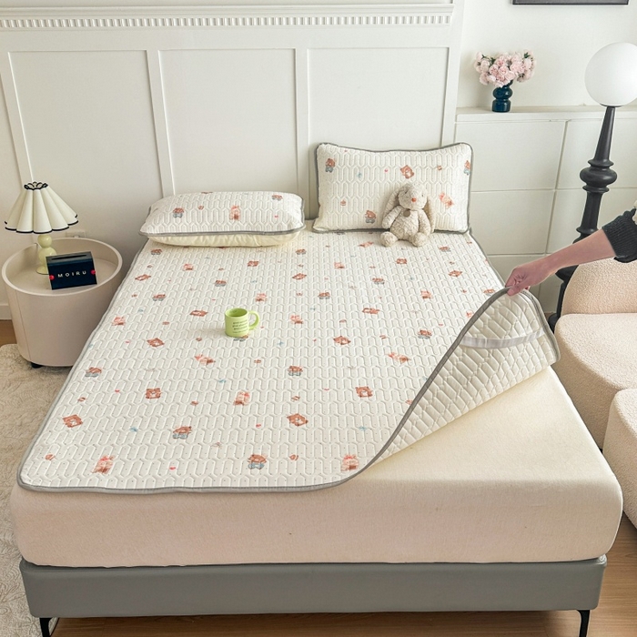 91家纺网 家纺一手货源 找家纺 七里香 2026春夏新款凉感丝数码印花乳胶凉席 印花-波点熊