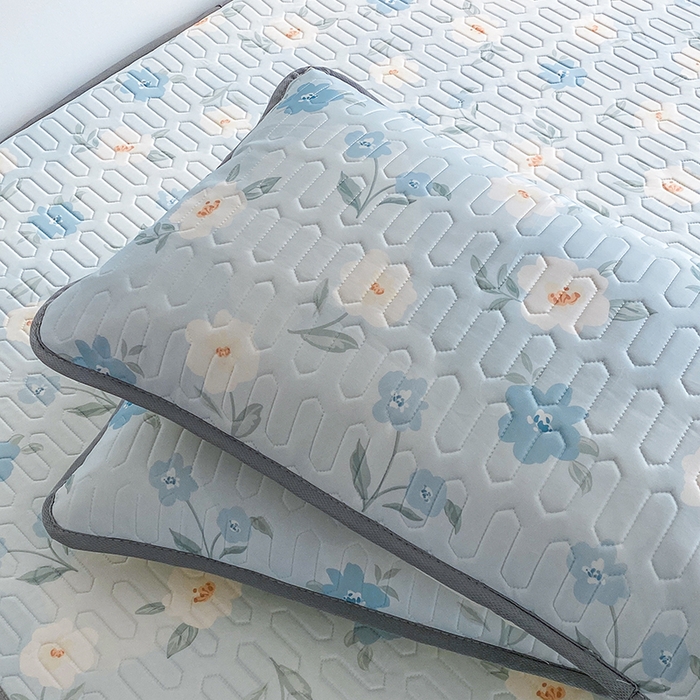 91家纺网 家纺一手货源 找家纺 七里香 2026春夏新款凉感丝数码印花乳胶凉席 印花-花韵