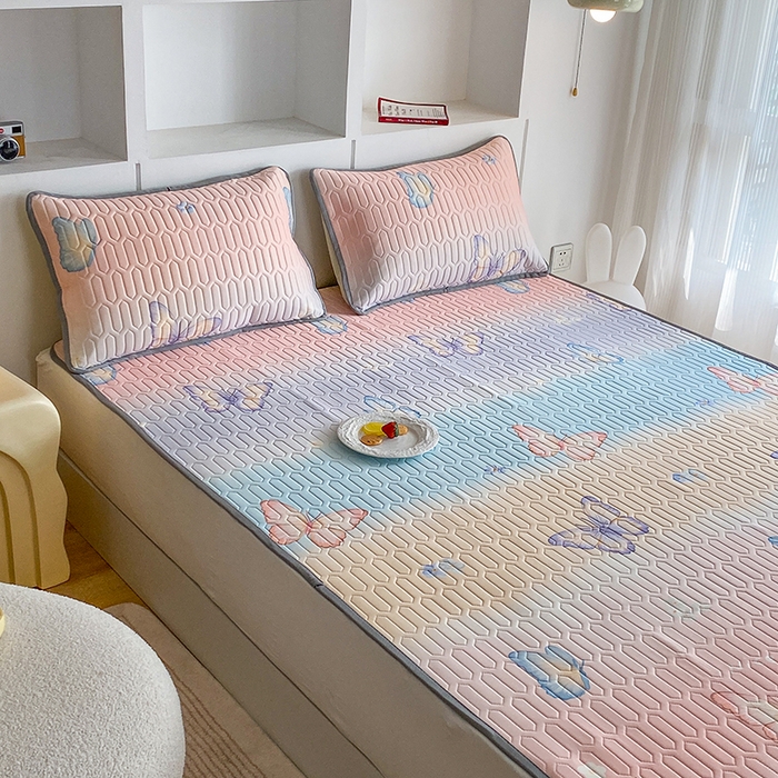 91家纺网 家纺一手货源 找家纺 七里香 2026春夏新款凉感丝数码印花乳胶凉席 印花-彩条蝴蝶