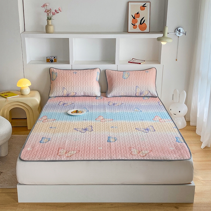 91家纺网 家纺一手货源 找家纺 七里香 2026春夏新款凉感丝数码印花乳胶凉席 印花-彩条蝴蝶