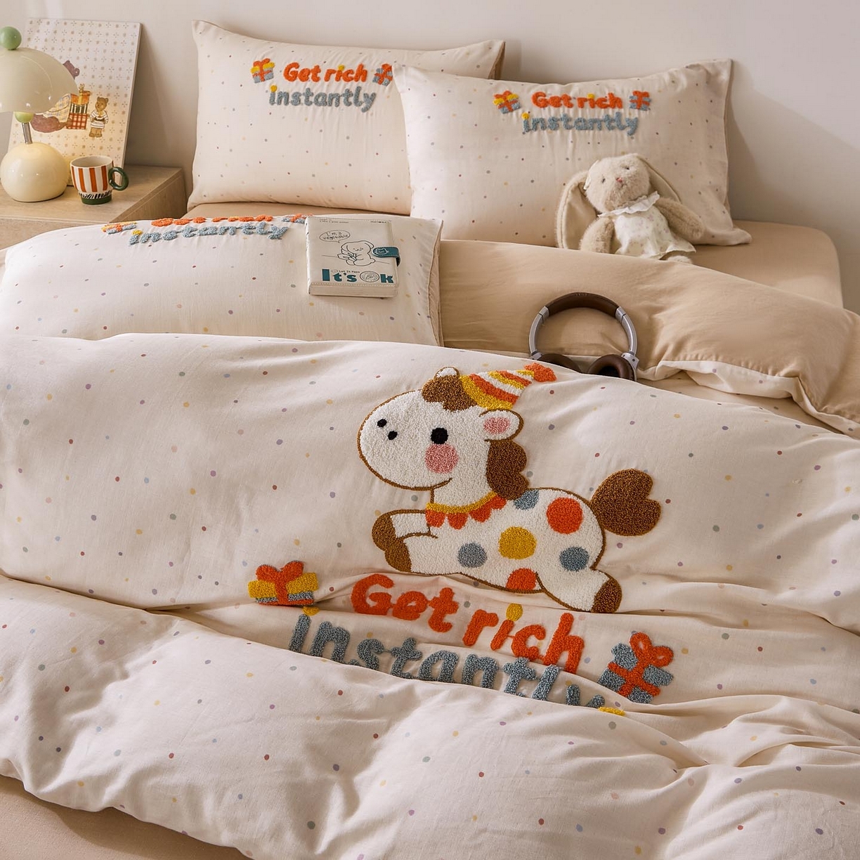 91家纺网 家纺一手货源 找家纺 宜家坊 2026新款A类全棉双层纱毛巾绣四件套 马上暴富