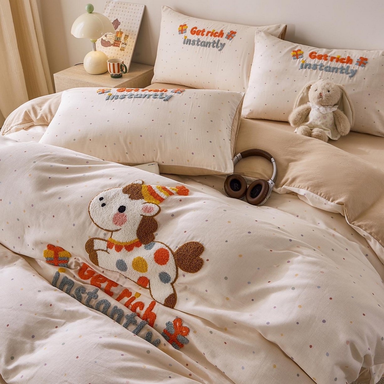 91家纺网 家纺一手货源 找家纺 宜家坊 2026新款A类全棉双层纱毛巾绣四件套 马上暴富