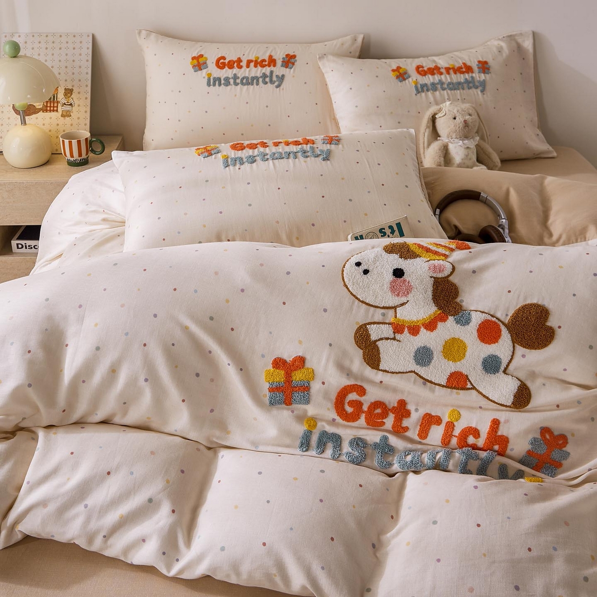 91家纺网 家纺一手货源 找家纺 宜家坊 2026新款A类全棉双层纱毛巾绣四件套 马上暴富