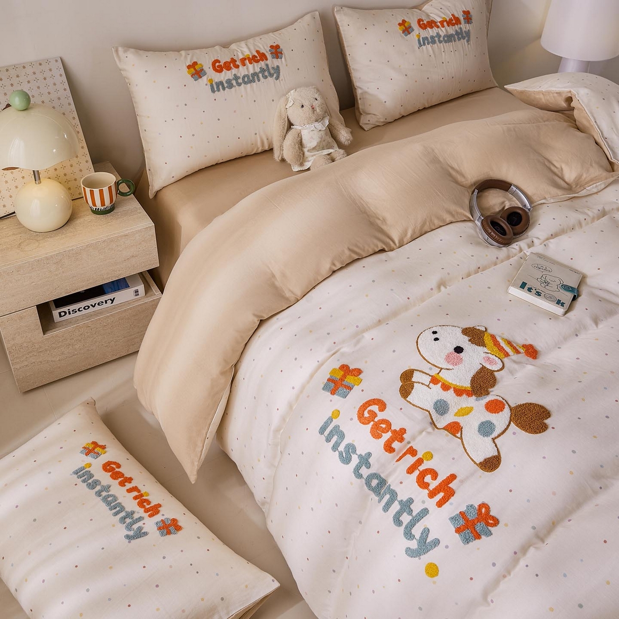 91家纺网 家纺一手货源 找家纺 宜家坊 2026新款A类全棉双层纱毛巾绣四件套 马上暴富