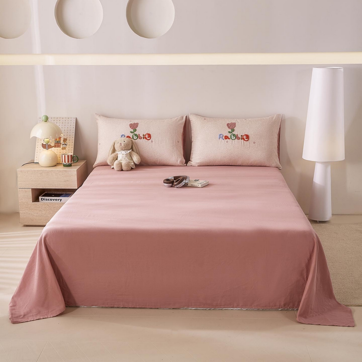 91家纺网 家纺一手货源 找家纺 宜家坊 2026新款A类全棉双层纱毛巾绣四件套 兔兔花园