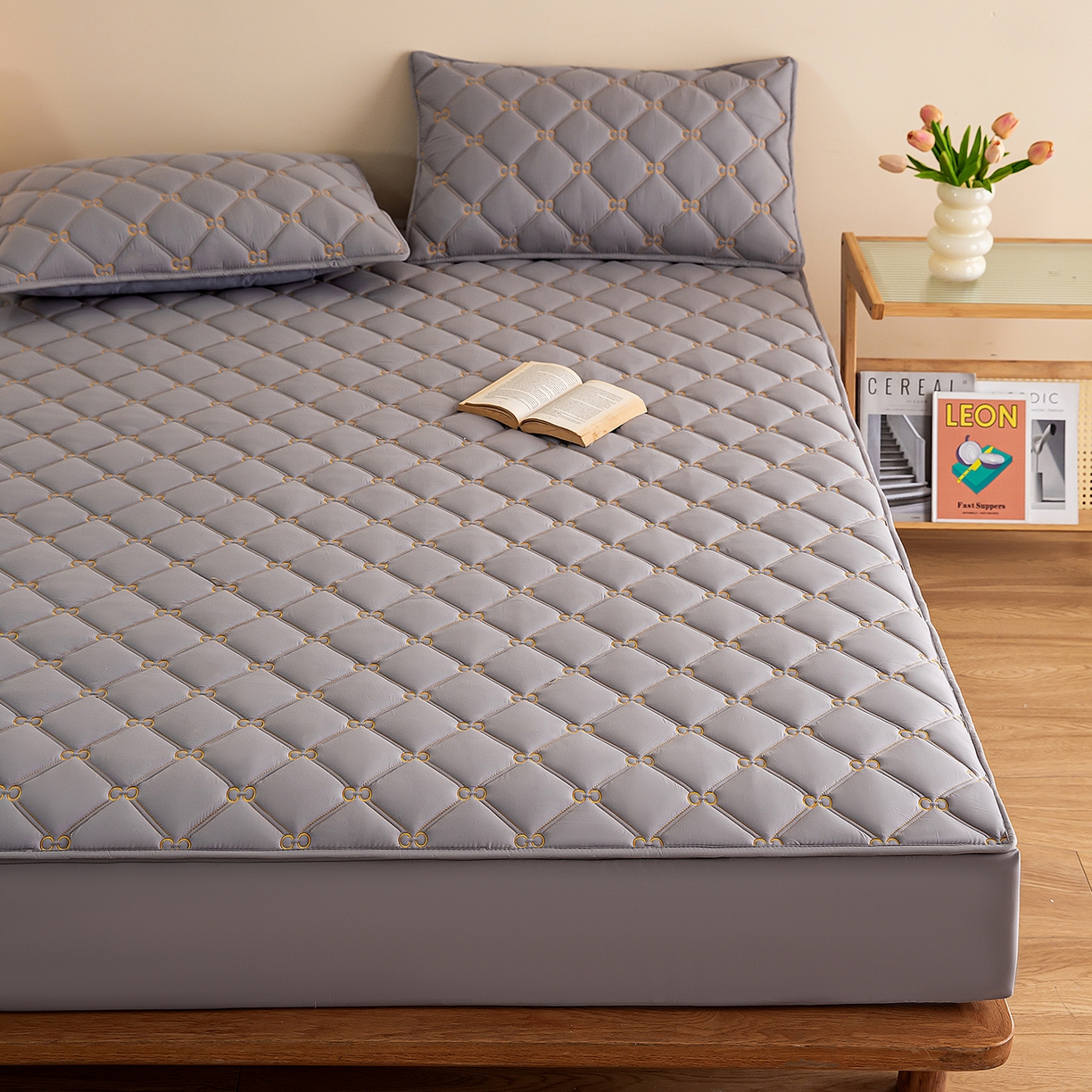 91家纺网 家纺一手货源 找家纺 （总）云木里 2026新款绣花磨毛水洗棉六面全包床笠床垫保护套拉链床笠 床笠单件