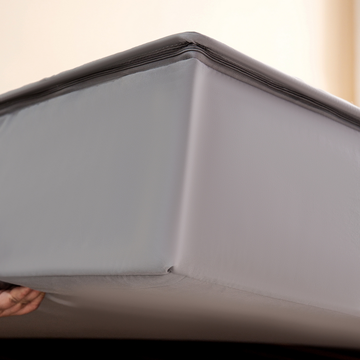 91家纺网 家纺一手货源 找家纺 （总）云木里 2026新款绣花磨毛水洗棉六面全包床笠床垫保护套拉链床笠 床笠单件