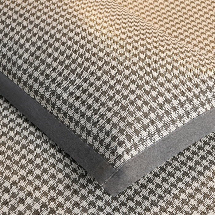 91家纺网 家纺一手货源 找家纺 苏迪网销供货 2026年新款凉席全包双面藤席反面冰丝席 千鸟格-灰