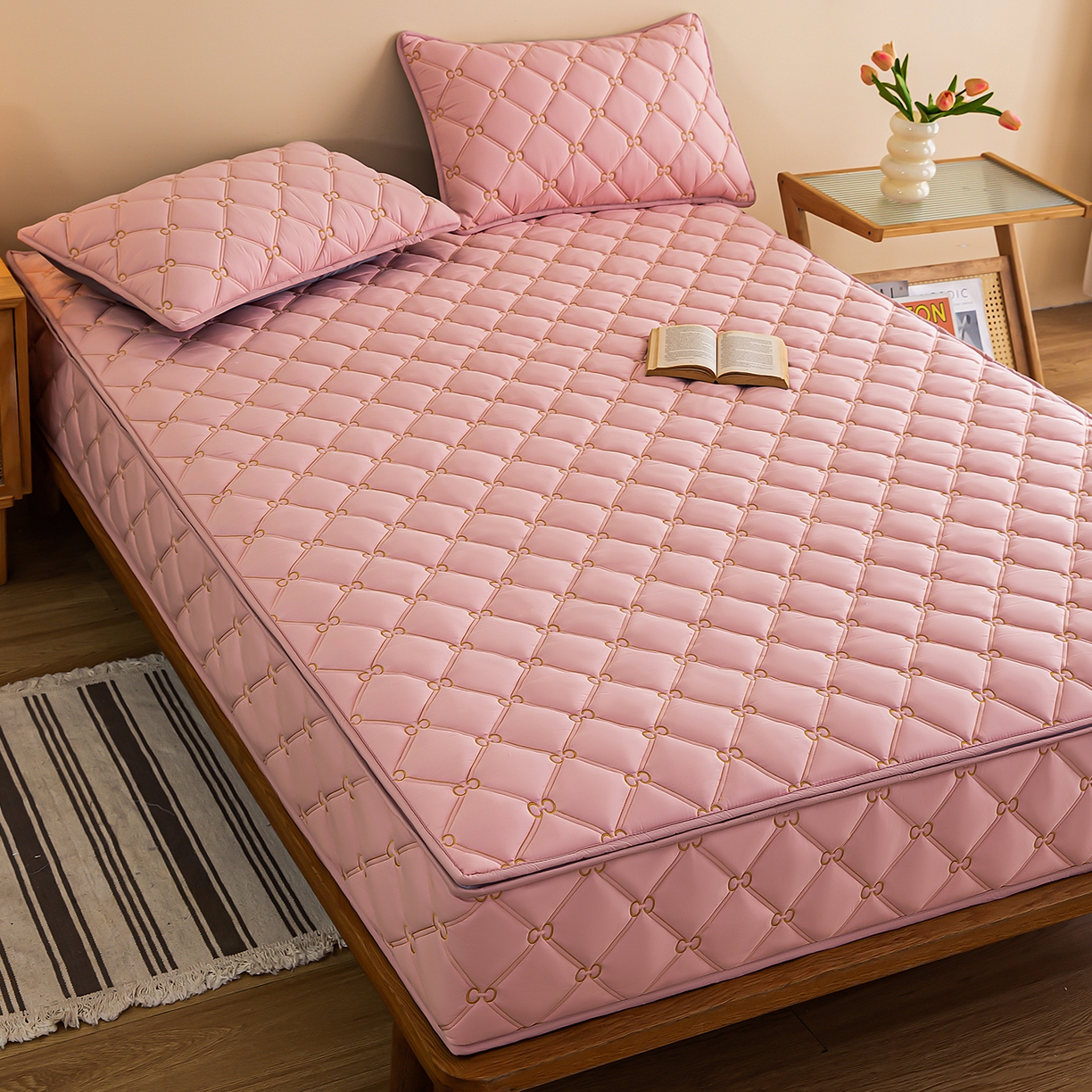 91家纺网 家纺一手货源 找家纺 （总）云木里 2026新款绣花磨毛水洗棉六面全包床笠床垫保护套拉链床笠 床笠单件