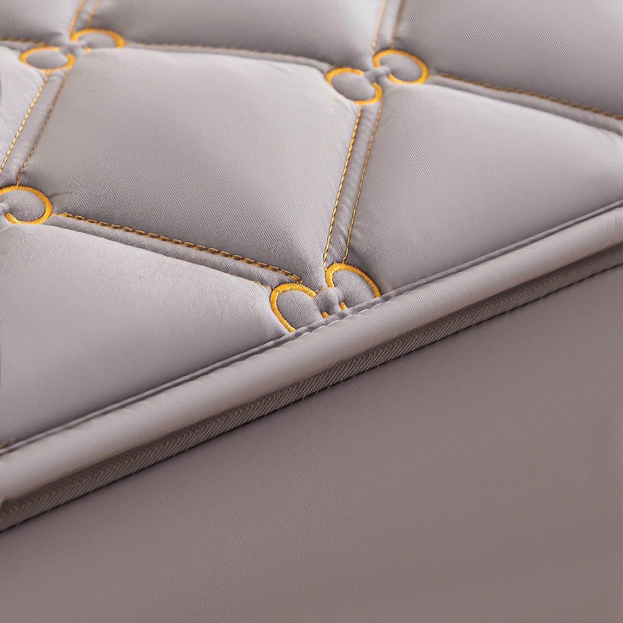 91家纺网 家纺一手货源 找家纺 云木里 2026新款绣花磨毛水洗棉六面全包床笠床垫保护套拉链床笠 床笠单件 刺绣款-浅灰-一面夹棉