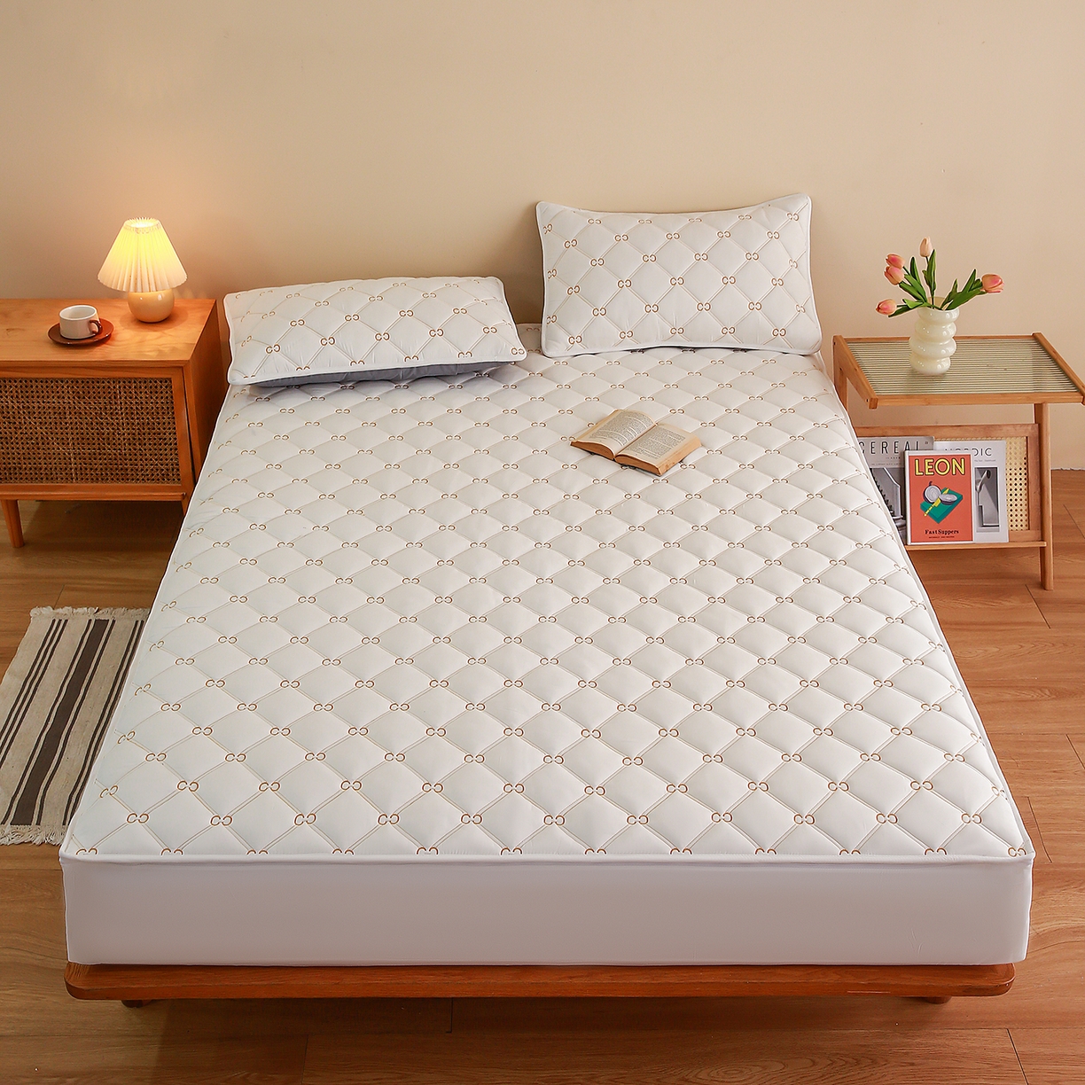 91家纺网 家纺一手货源 找家纺 云木里 2026新款绣花磨毛水洗棉六面全包床笠床垫保护套拉链床笠 床笠单件 刺绣款-白色-一面夹棉