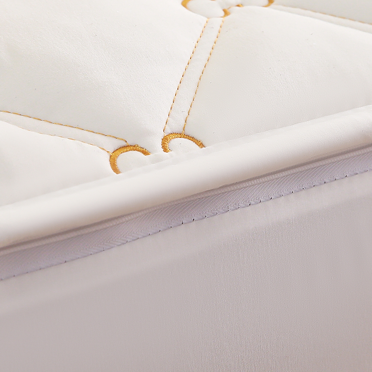 91家纺网 家纺一手货源 找家纺 云木里 2026新款绣花磨毛水洗棉六面全包床笠床垫保护套拉链床笠 床笠单件 刺绣款-白色-一面夹棉