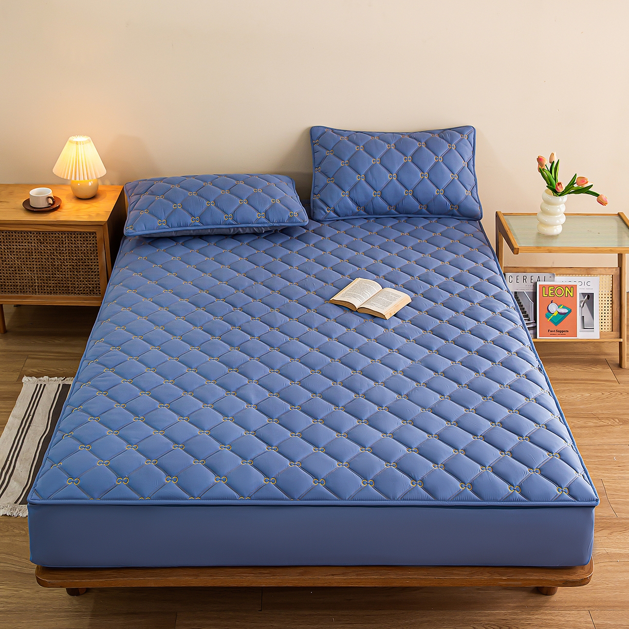 91家纺网 家纺一手货源 找家纺 云木里 2026新款绣花磨毛水洗棉六面全包床笠床垫保护套拉链床笠 床笠单件 刺绣款-牛仔蓝-一面夹棉