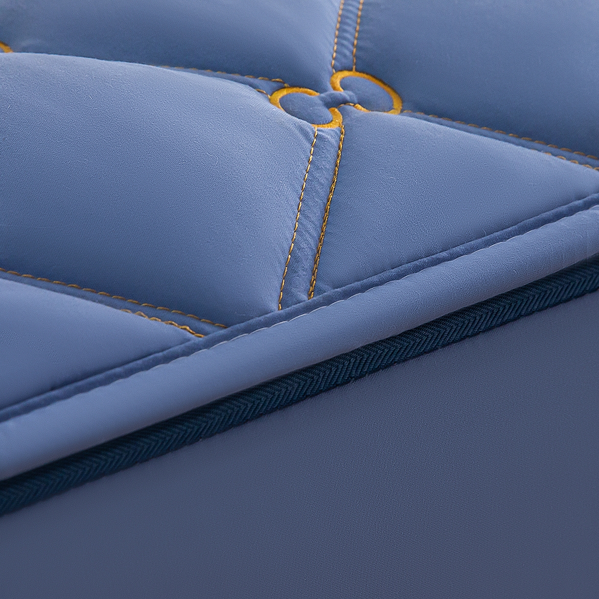 91家纺网 家纺一手货源 找家纺 云木里 2026新款绣花磨毛水洗棉六面全包床笠床垫保护套拉链床笠 床笠单件 刺绣款-牛仔蓝-一面夹棉