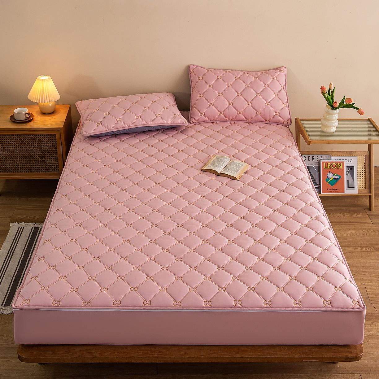 91家纺网 家纺一手货源 找家纺 云木里 2026新款绣花磨毛水洗棉六面全包床笠床垫保护套拉链床笠 床笠单件 刺绣款-浅豆沙-一面夹棉