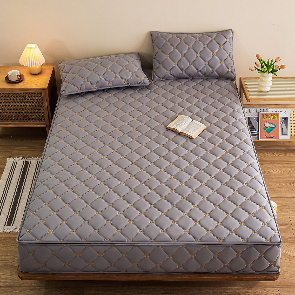 91家纺网 家纺一手货源 找家纺 云木里 2026新款绣花磨毛水洗棉六面全包床笠床垫保护套拉链床笠 床笠单件 刺绣款-浅灰-五面夹棉