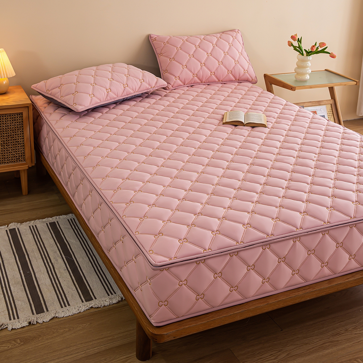 91家纺网 家纺一手货源 找家纺 云木里 2026新款绣花磨毛水洗棉六面全包床笠床垫保护套拉链床笠 床笠单件 刺绣款-浅豆沙-五面夹棉