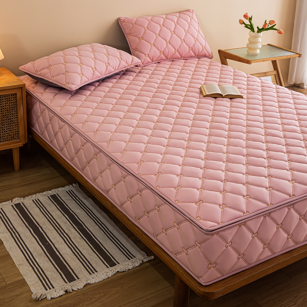 91家纺网 家纺一手货源 找家纺 云木里 2026新款绣花磨毛水洗棉六面全包床笠床垫保护套拉链床笠 床笠单件 刺绣款-浅豆沙-五面夹棉