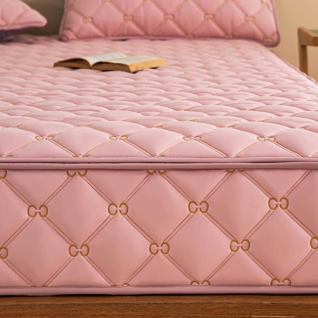 91家纺网 家纺一手货源 找家纺 云木里 2026新款绣花磨毛水洗棉六面全包床笠床垫保护套拉链床笠 床笠单件 刺绣款-浅豆沙-五面夹棉