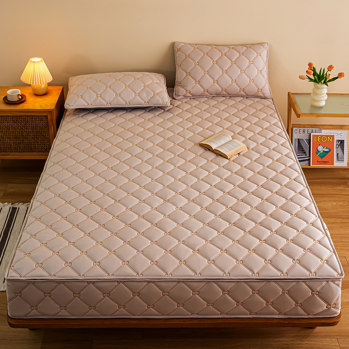 91家纺网 家纺一手货源 找家纺 云木里 2026新款绣花磨毛水洗棉六面全包床笠床垫保护套拉链床笠 床笠单件 刺绣款-浅咖-五面夹棉