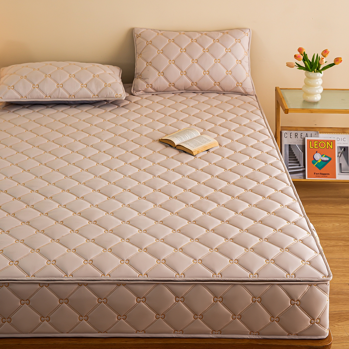 91家纺网 家纺一手货源 找家纺 云木里 2026新款绣花磨毛水洗棉六面全包床笠床垫保护套拉链床笠 床笠单件 刺绣款-浅咖-五面夹棉