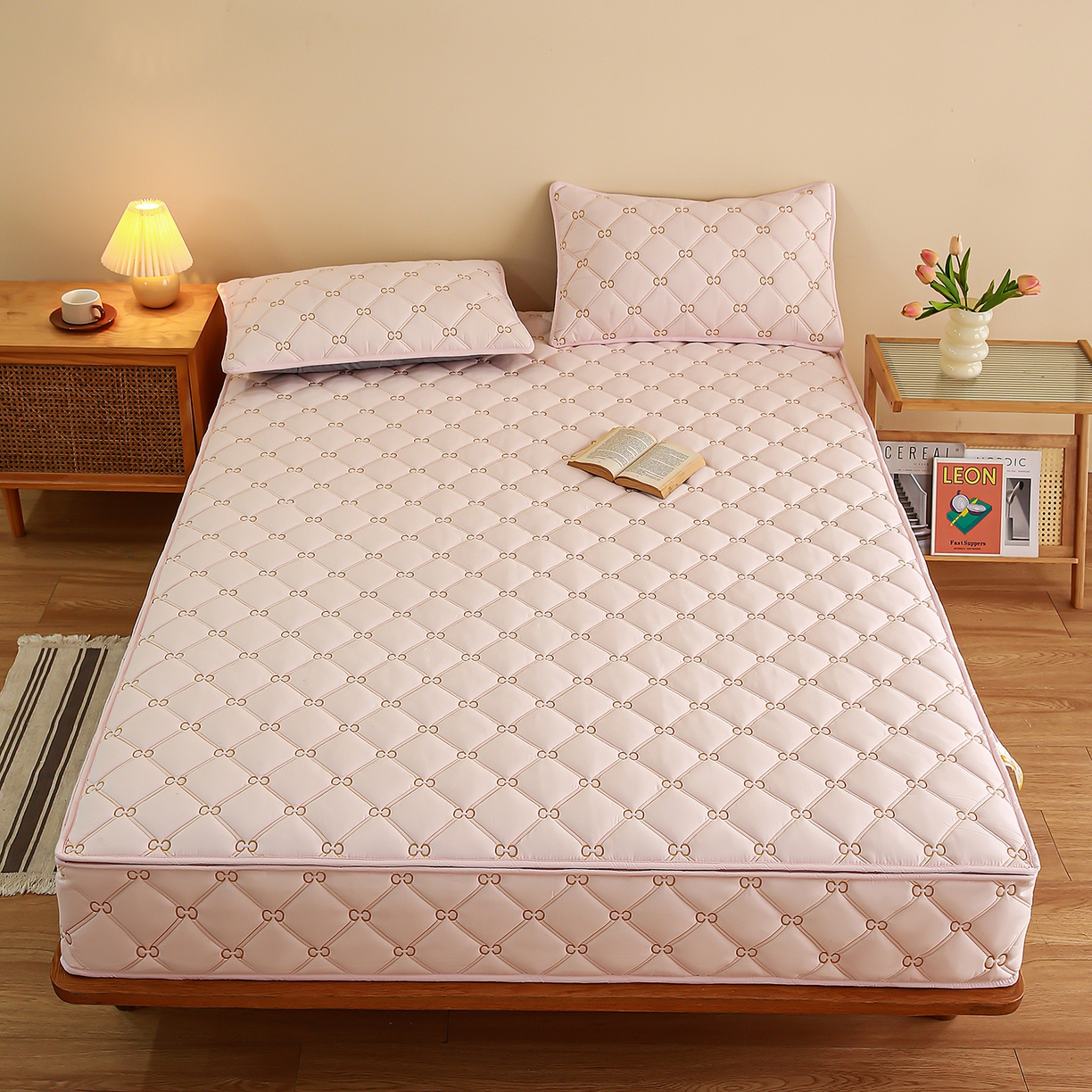 91家纺网 家纺一手货源 找家纺 云木里 2026新款绣花磨毛水洗棉六面全包床笠床垫保护套拉链床笠 床笠单件 刺绣款-浅桃色-五面夹棉