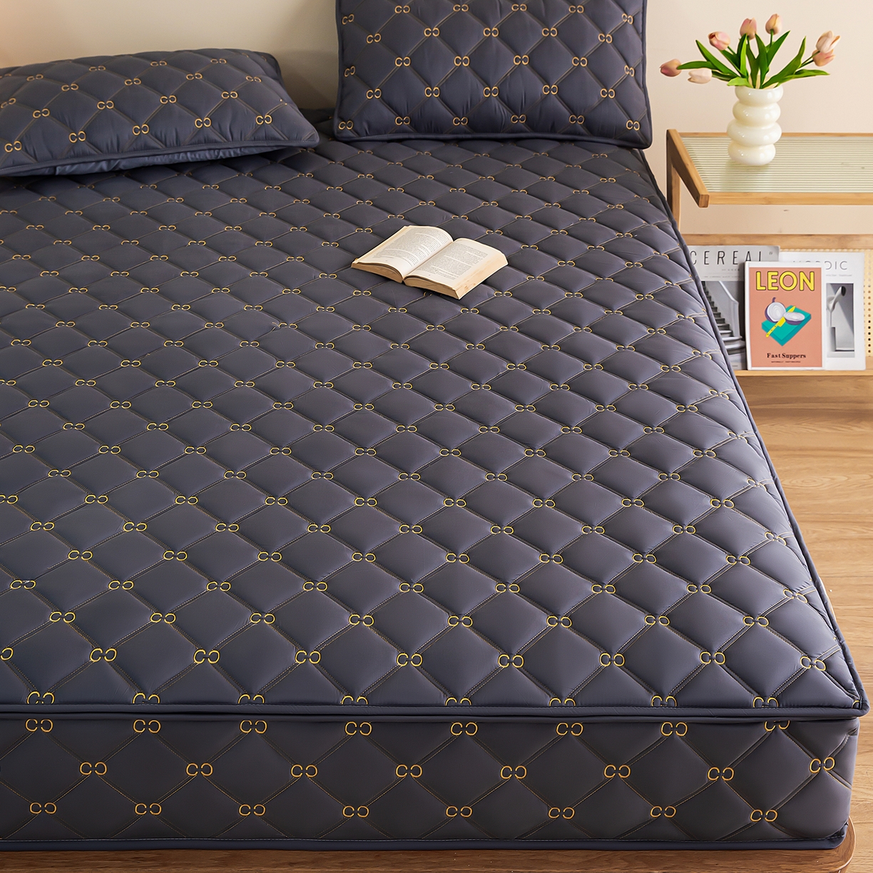 91家纺网 家纺一手货源 找家纺 云木里 2026新款绣花磨毛水洗棉六面全包床笠床垫保护套拉链床笠 床笠单件 刺绣款-深灰-五面夹棉