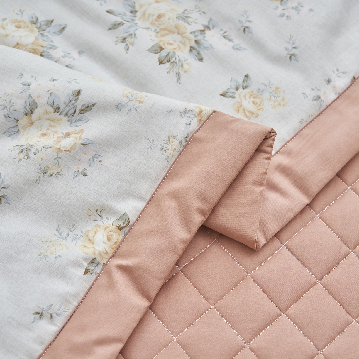 91家纺网 家纺一手货源 找家纺 绒城 2026新款 12868全棉印花棉花夏被四件套 全棉夏被四件套新疆棉花被 - 经典系列 焦糖玫瑰