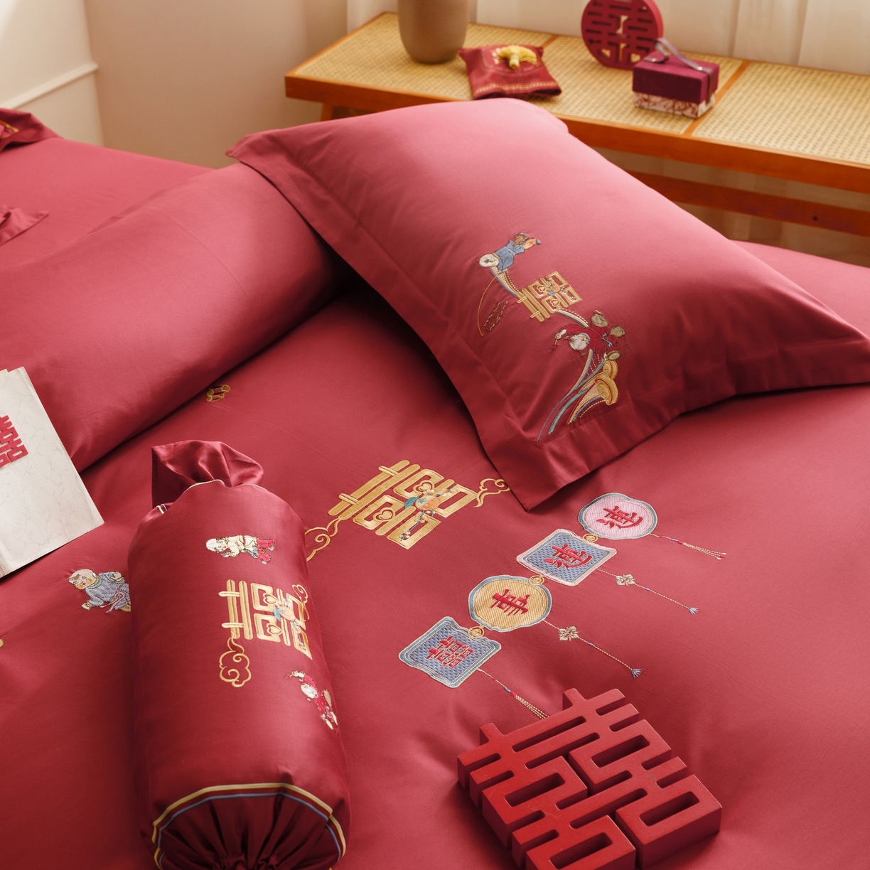 91家纺网 家纺一手货源 找家纺 （总）慕晨 2026新款50支澳棉全棉纯棉贡缎婚庆绣花贴布绣四件套热款