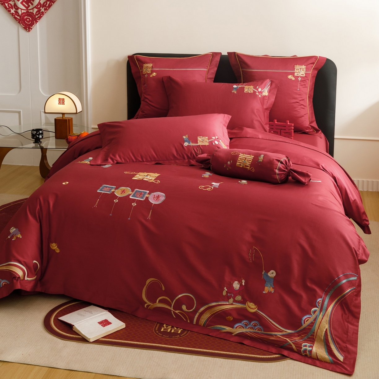 91家纺网 家纺一手货源 找家纺 慕晨 2026新款50支澳棉全棉纯棉贡缎婚庆绣花贴布绣四件套热款 百子呈祥