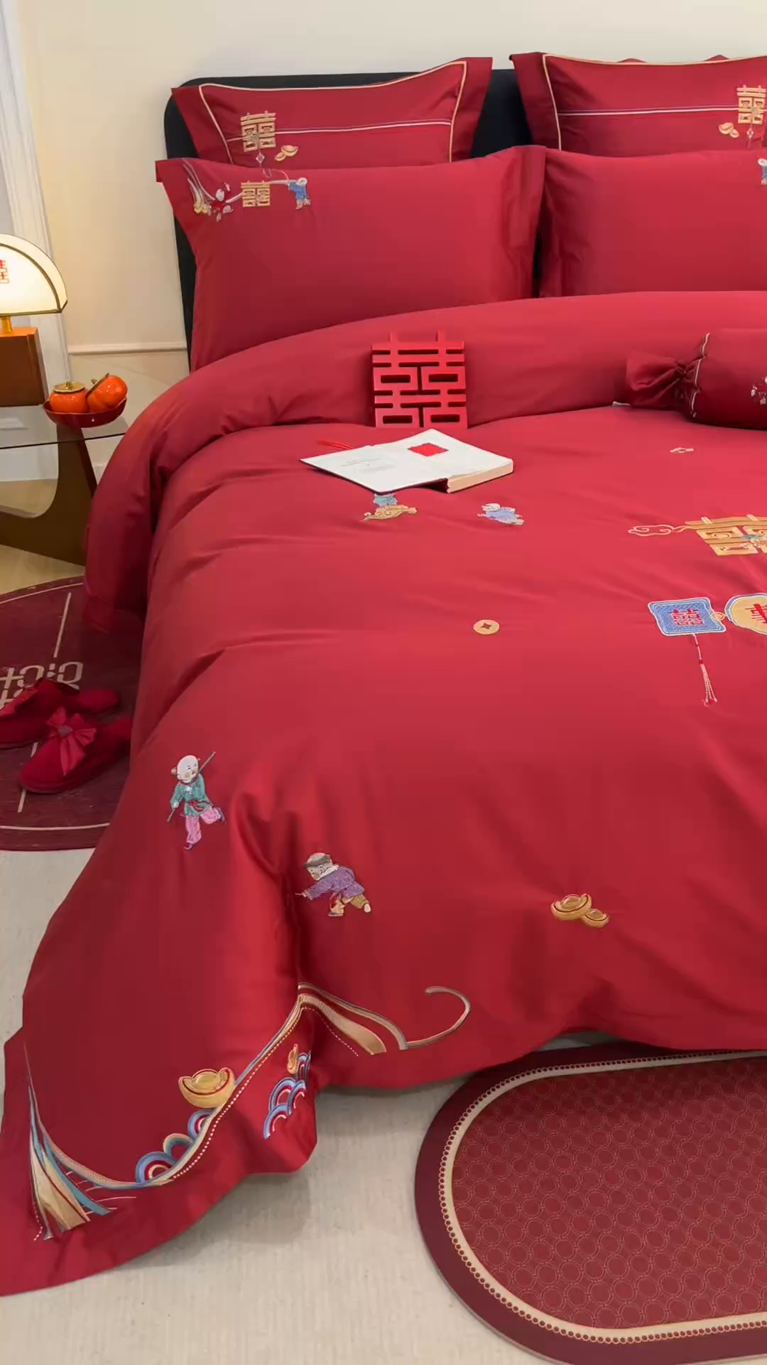 91家纺网 家纺一手货源 找家纺 慕晨 2026新款50支澳棉全棉纯棉贡缎婚庆绣花贴布绣四件套热款 百子呈祥