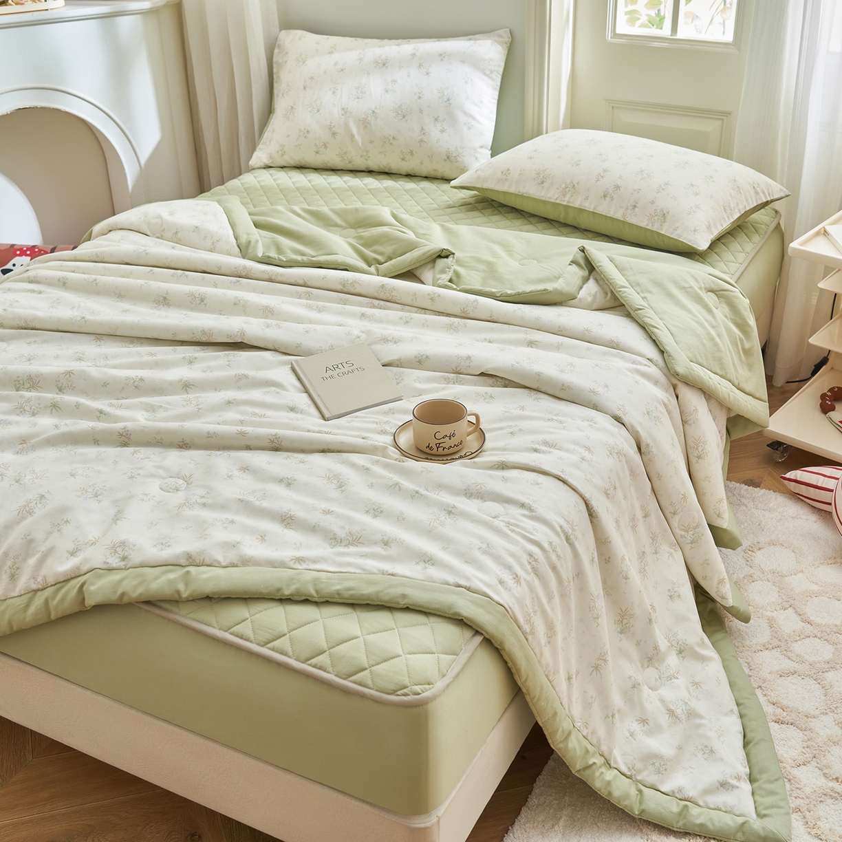 91家纺网 家纺一手货源 找家纺 绒城 2026新款 12868全棉印花棉花夏被四件套 全棉夏被四件套新疆棉花被 - 经典系列 浅春织叶