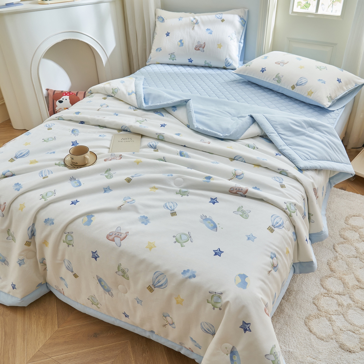 91家纺网 家纺一手货源 找家纺 绒城 2026新款 12868全棉印花棉花夏被四件套 全棉夏被四件套新疆棉花被 - 经典系列 星梦飞行队