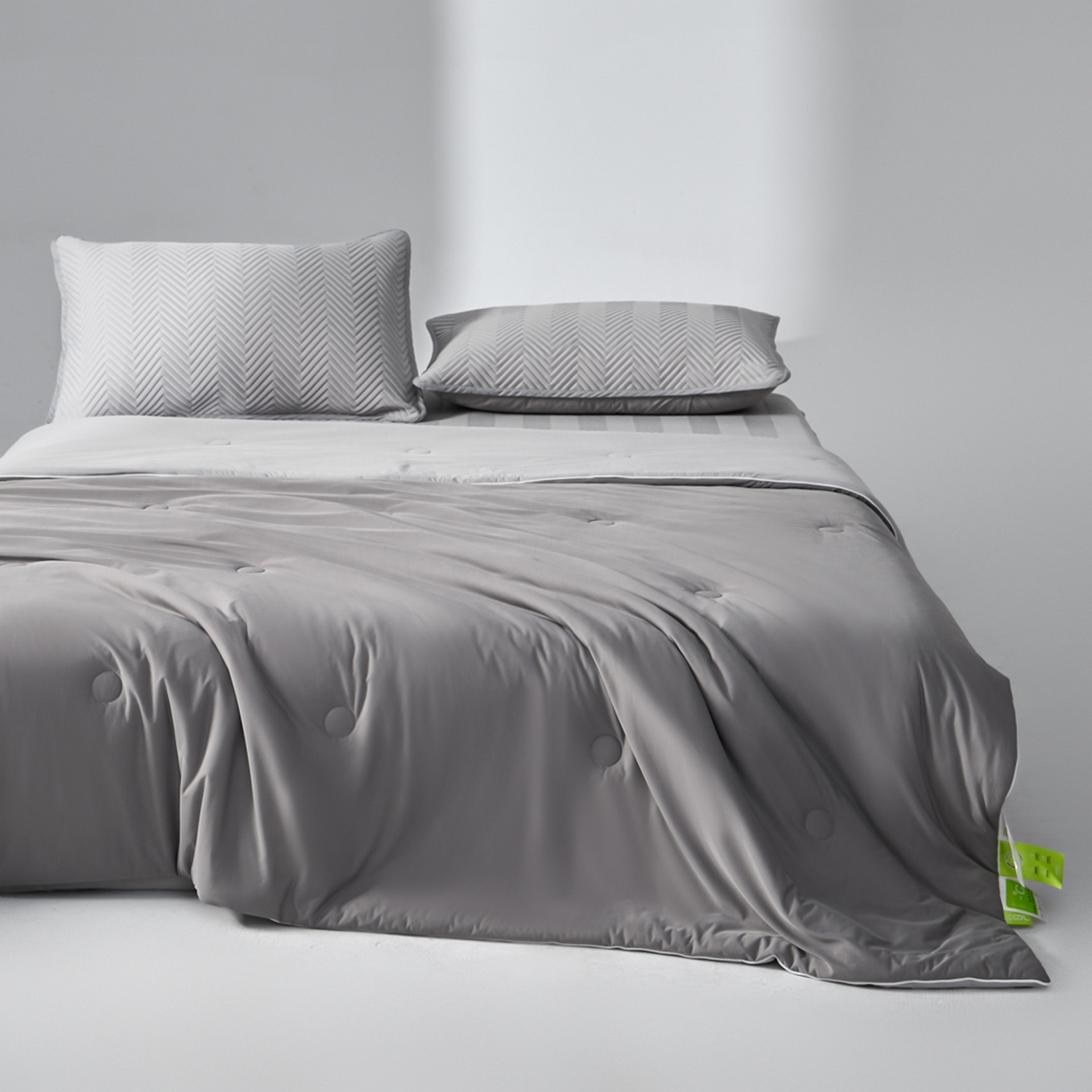 91家纺网 家纺一手货源 找家纺 绒城 2026新款冰爽系列-凉感丝夏被四件套 黛灰