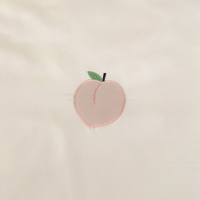 91家纺网 家纺一手货源 找家纺 益多眠 2026新款水洗真丝刺绣夏被夏凉被空调被四件套 桃子-奶白粉