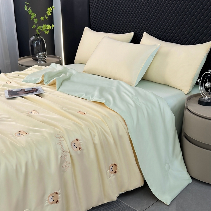 91家纺网 家纺一手货源 找家纺 益多眠 2026新款水洗真丝刺绣夏被夏凉被空调被四件套 小熊-奶黄绿