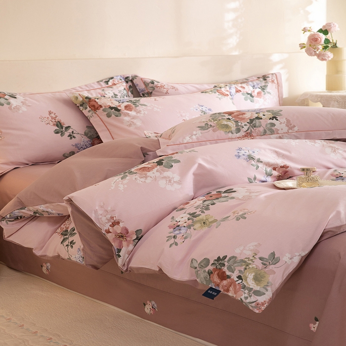 91家纺网 家纺一手货源 找家纺 磨毛世家家纺 206新款铂金凯丽全棉四件套 似水柔情-粉