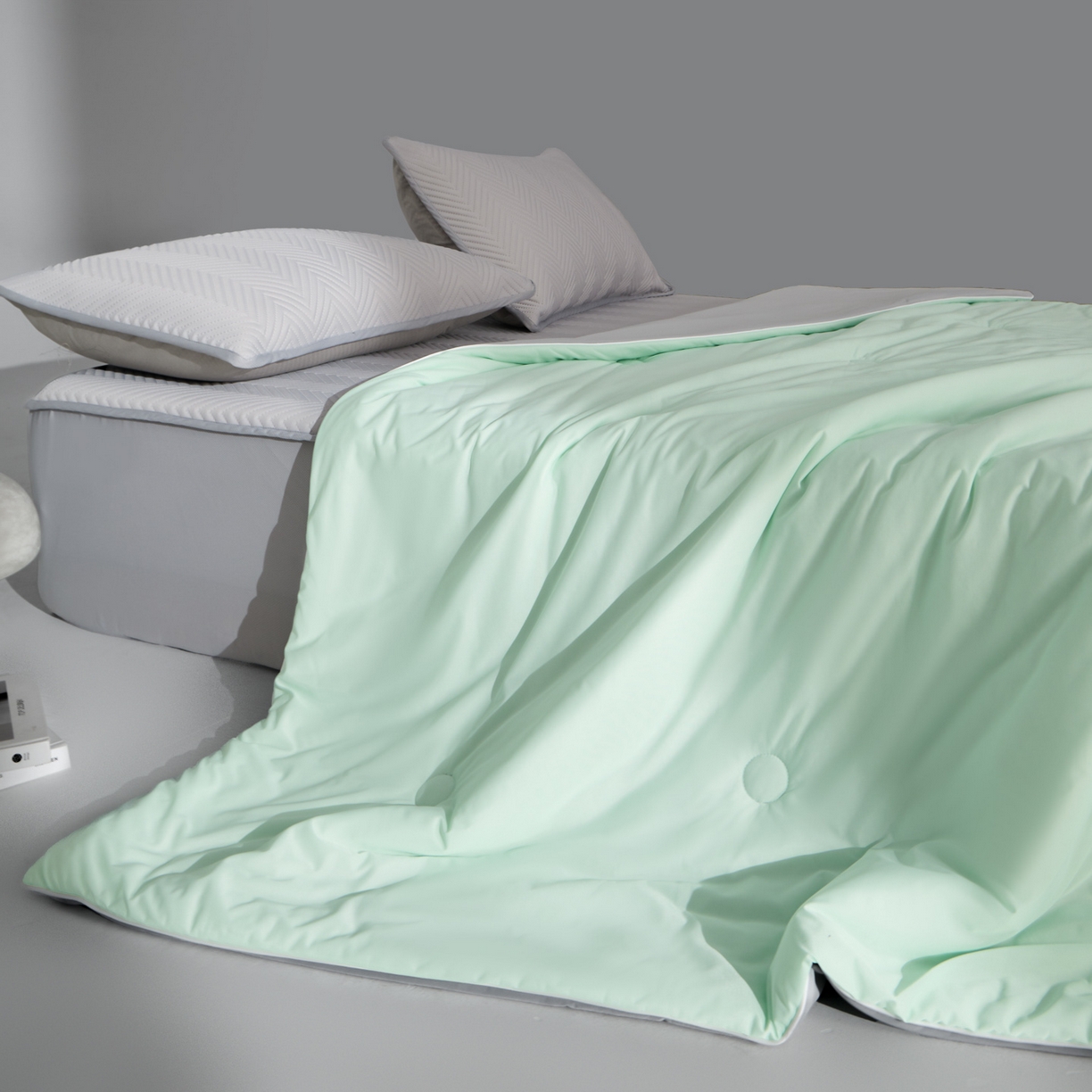 91家纺网 家纺一手货源 找家纺 绒城 2026新款冰爽系列-凉感丝夏被四件套 豆绿