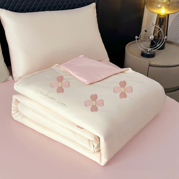 益多眠 2026新款水洗真丝刺绣夏被夏凉被空调被四件套 幸运花瓣-奶白粉
