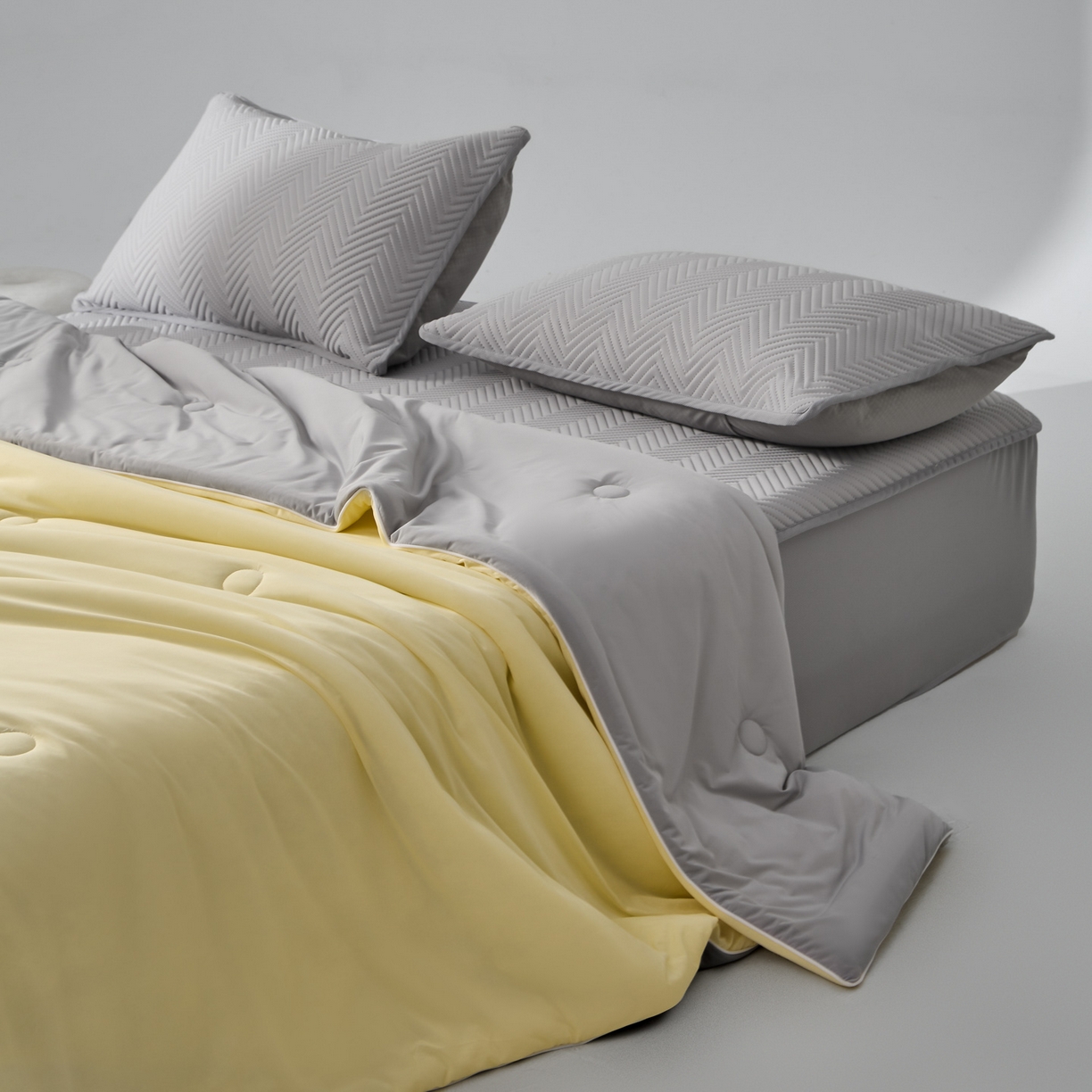 91家纺网 家纺一手货源 找家纺 绒城 2026新款冰爽系列-凉感丝夏被四件套 嫩黄