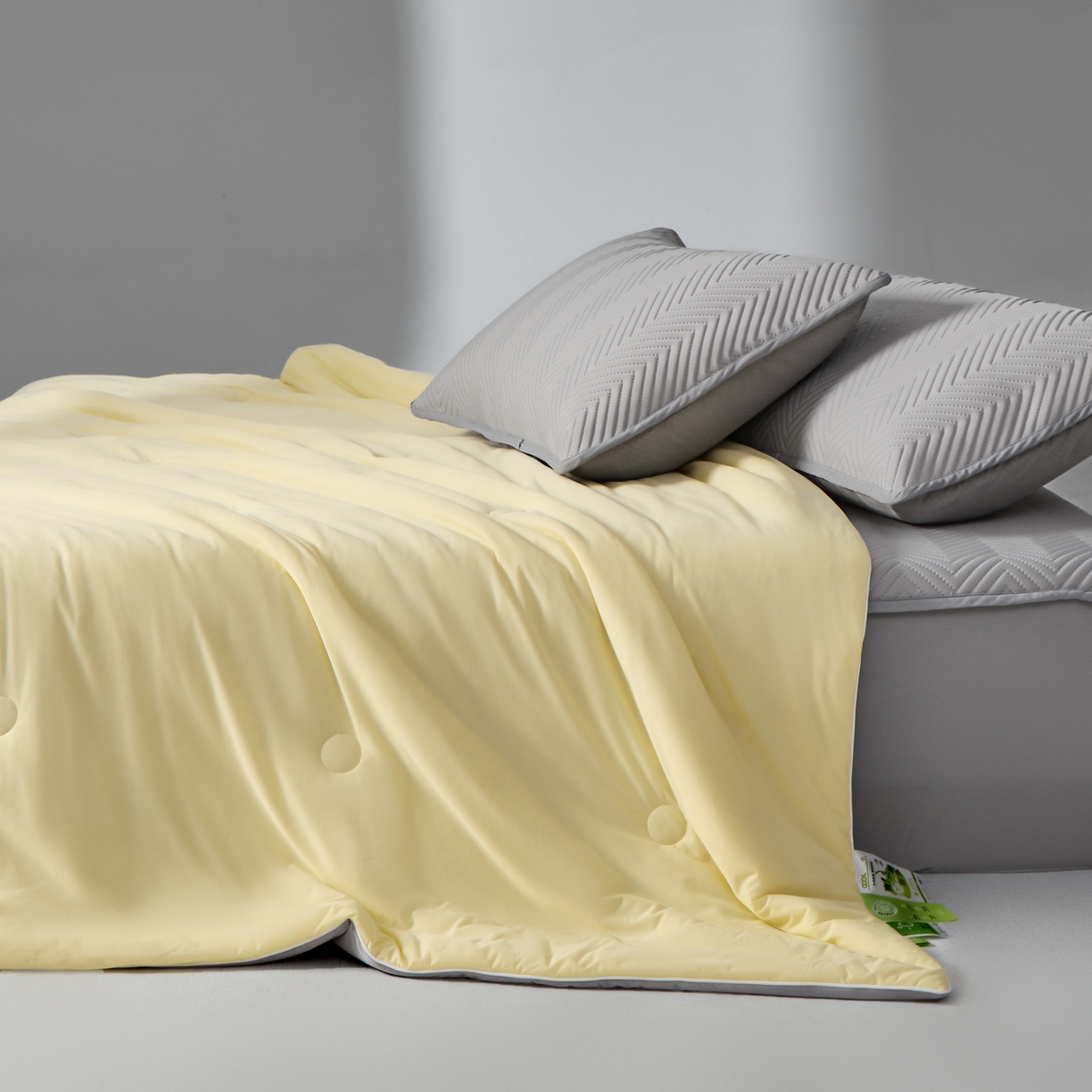 91家纺网 家纺一手货源 找家纺 绒城 2026新款冰爽系列-凉感丝夏被四件套 嫩黄