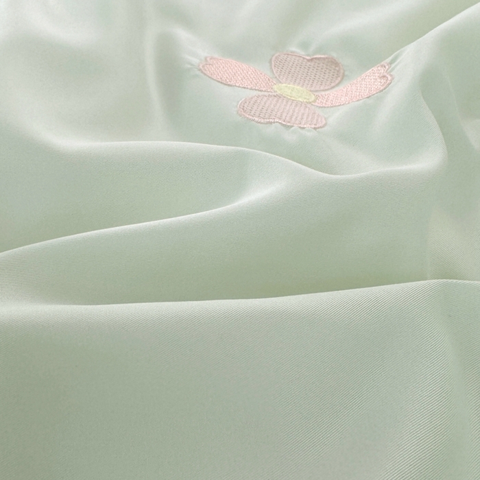 91家纺网 家纺一手货源 找家纺 益多眠 2026新款水洗真丝刺绣夏被夏凉被空调被四件套 幸运花瓣-水果奶黄