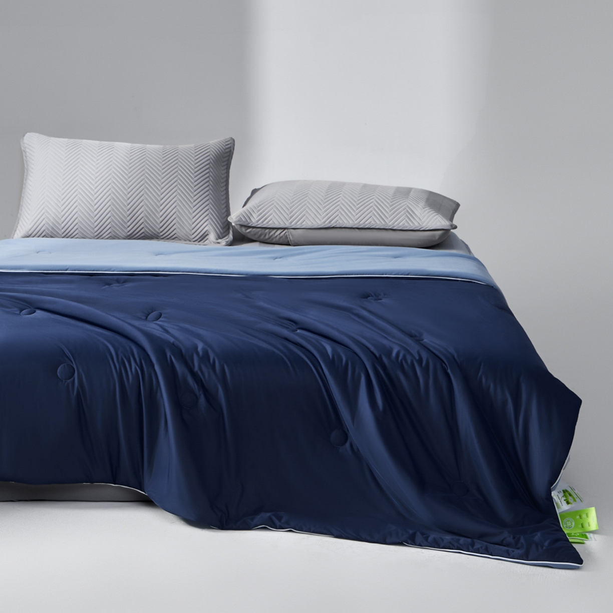 91家纺网 家纺一手货源 找家纺 绒城 2026新款冰爽系列-凉感丝夏被四件套 蔚蓝