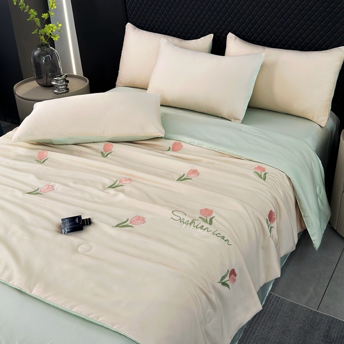 91家纺网 家纺一手货源 找家纺 益多眠 2026新款水洗真丝刺绣夏被夏凉被空调被四件套 郁金香-奶白绿